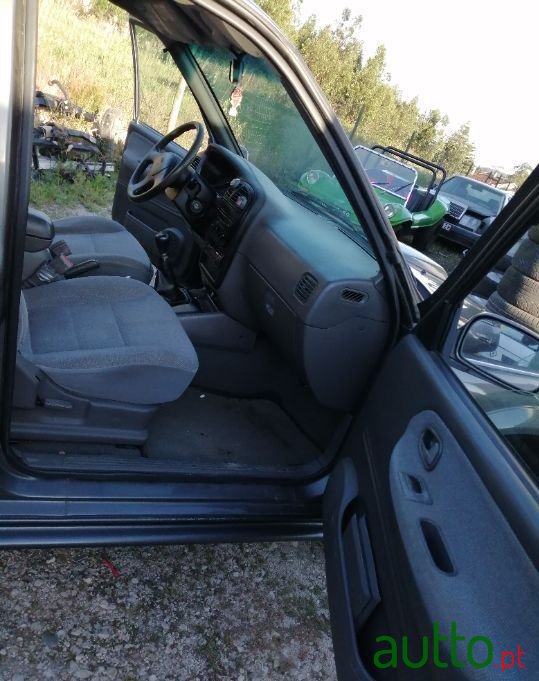 2000' Kia Sportage photo #3