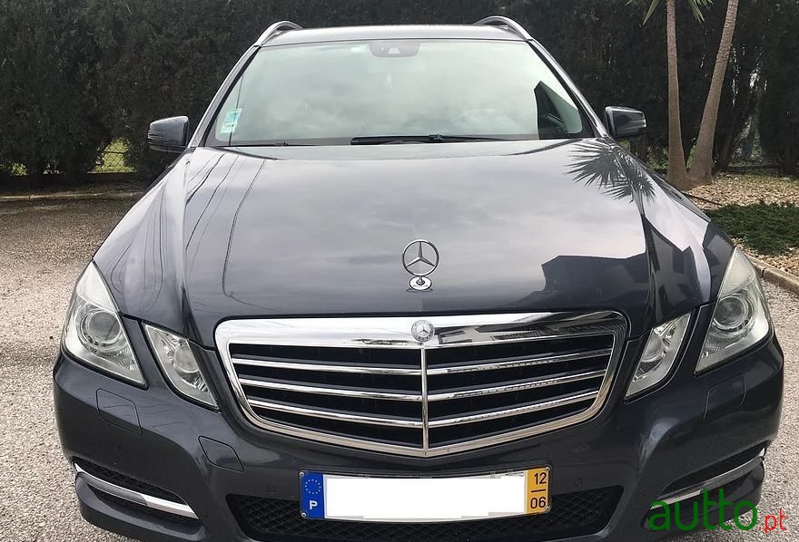 2012' Mercedes-Benz E-250 photo #2