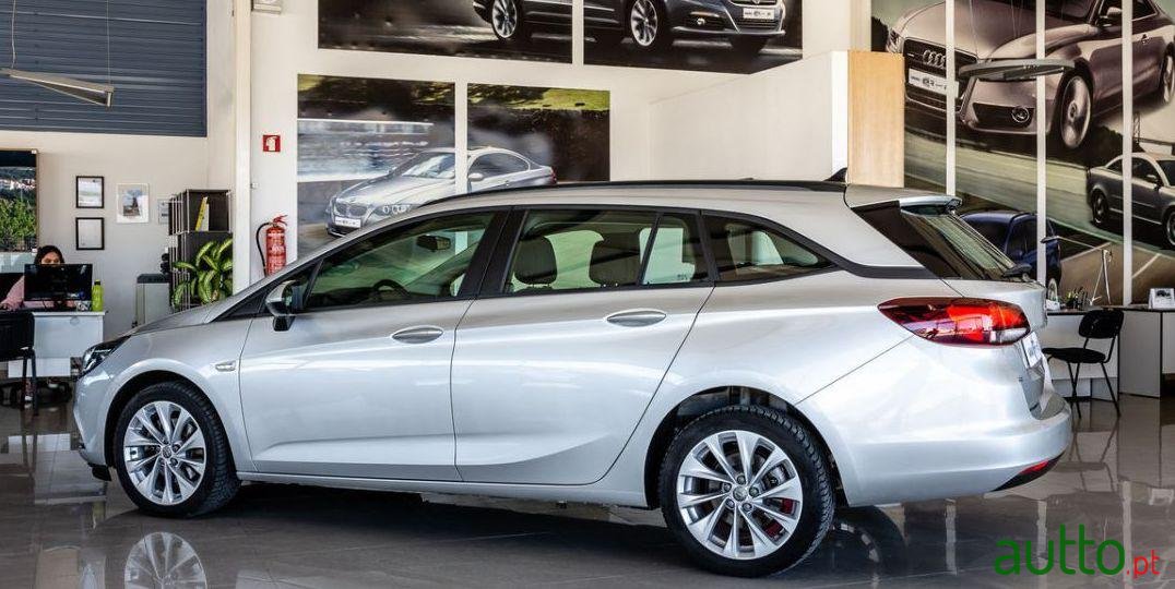 2017' Opel Astra Sports Tourer photo #1