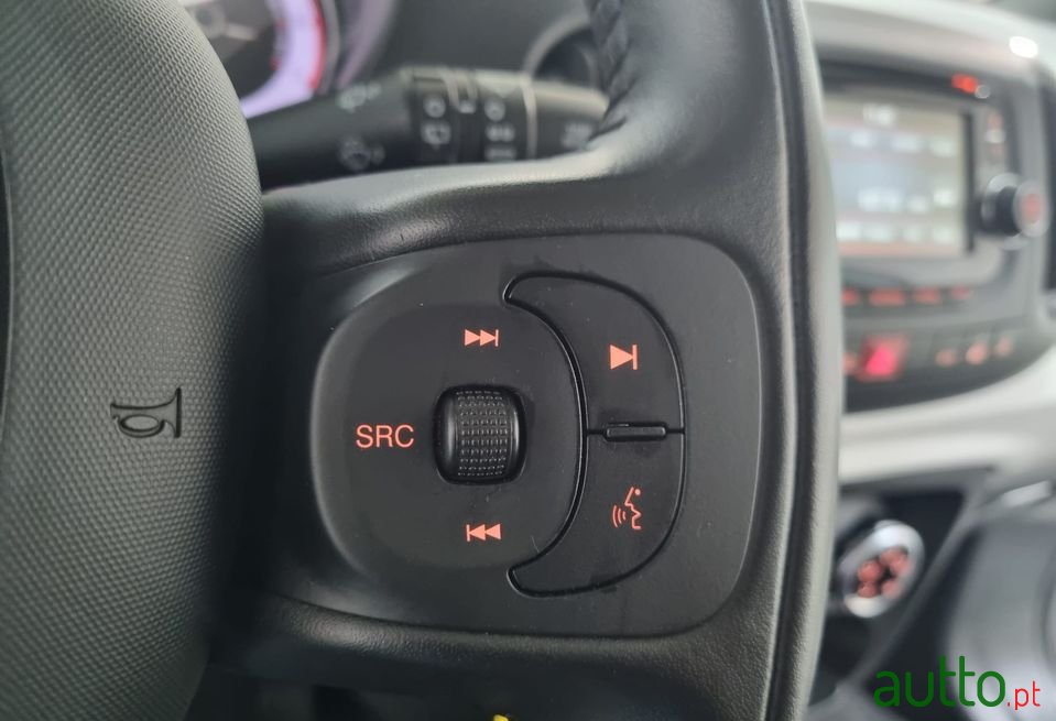 2016' Fiat 500L photo #6