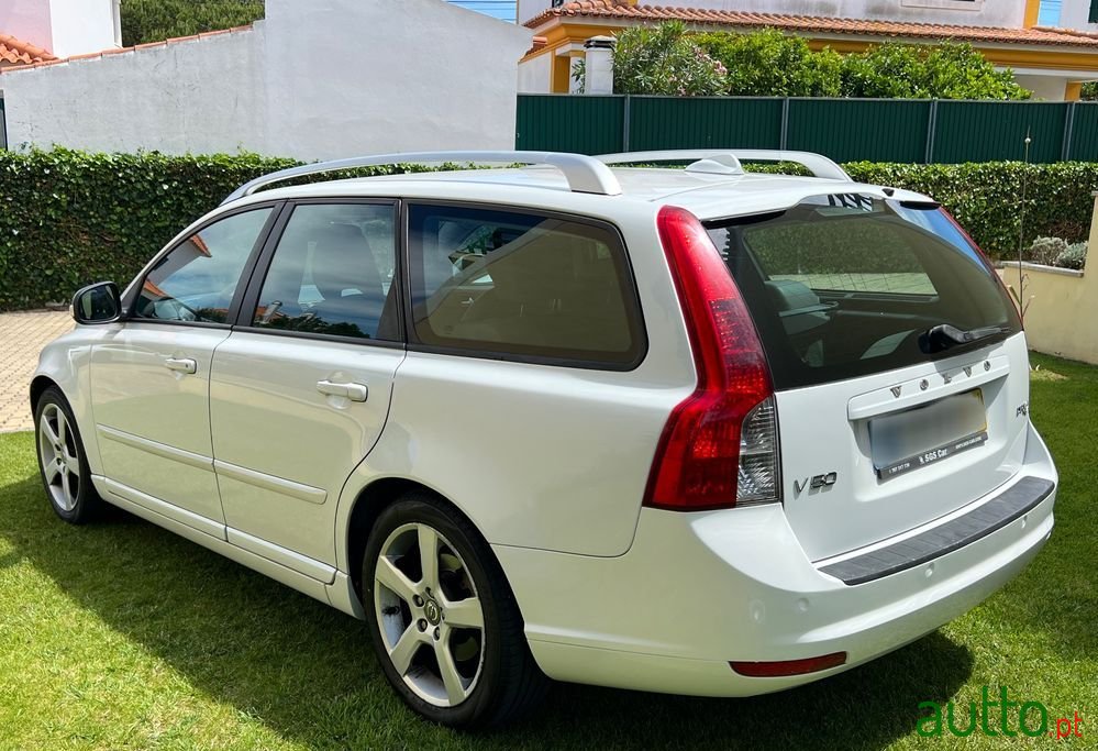 2012' Volvo V50 photo #6