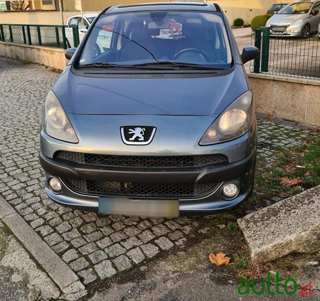 2003' Peugeot 1007 photo #1