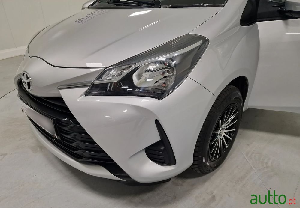 2018' Toyota Yaris photo #5
