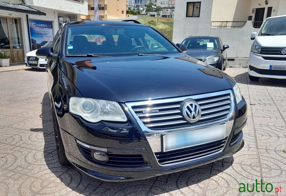 2010' Volkswagen Passat Variant photo #1