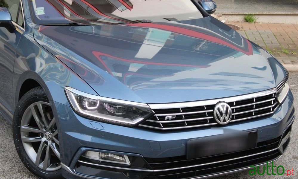 2016' Volkswagen Passat Variant photo #3