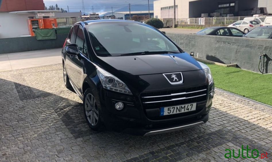 2013' Peugeot 3008 Hibrid4 photo #1