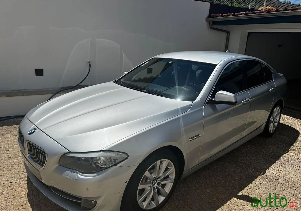 2010' BMW 530 D Auto photo #3