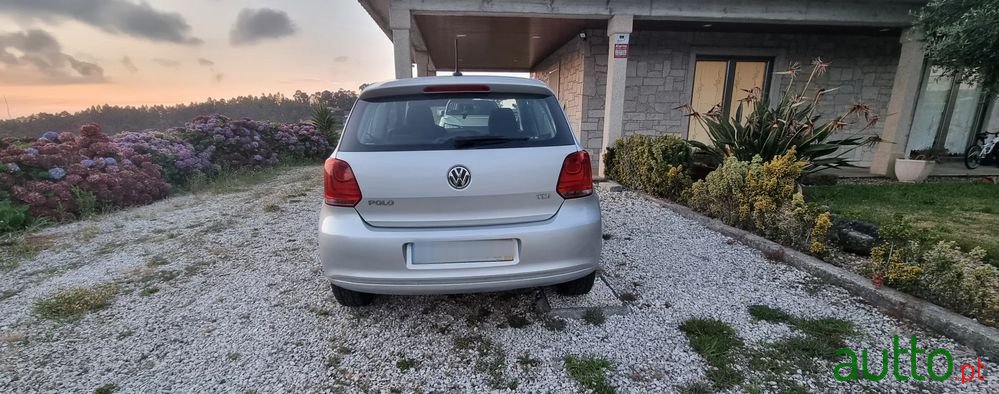 2013' Volkswagen Polo photo #6