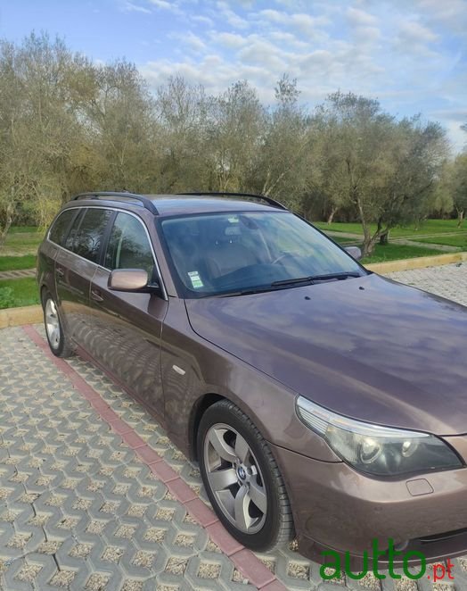 2005' BMW 525 photo #2