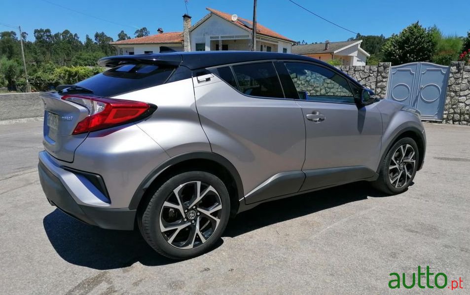 2017' Toyota C-Hr photo #2