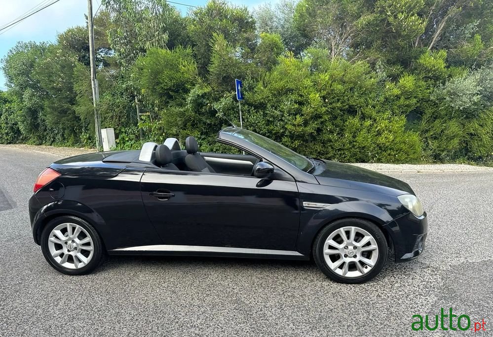 2005' Opel Tigra Twintop 1.3 Cdti photo #6