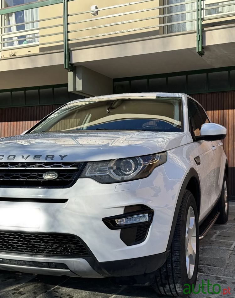 2016' Land Rover Discovery Sport photo #2
