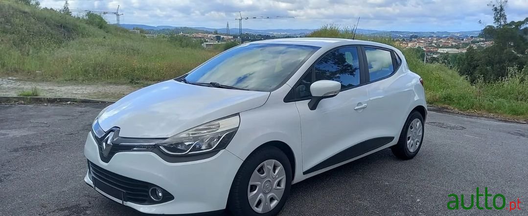 2013' Renault Clio photo #1