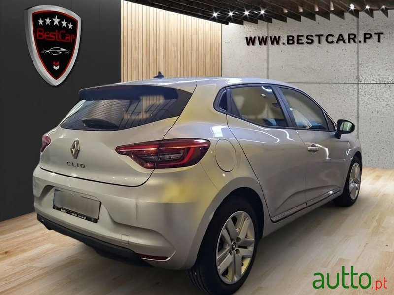 2021' Renault Clio photo #3