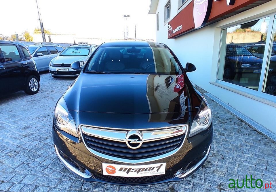 2015' Opel Insignia photo #3