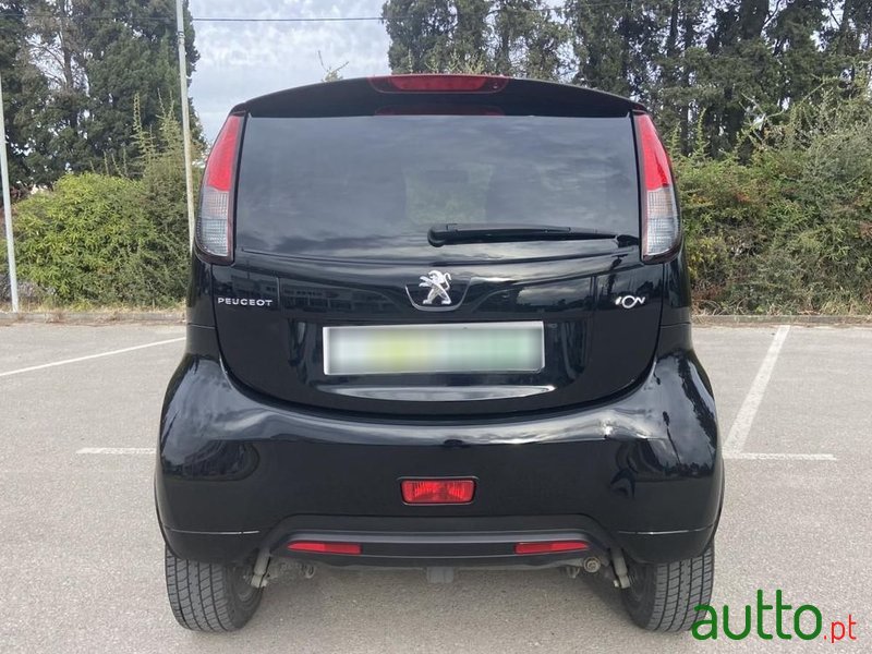 2019' Peugeot iOn Standard photo #6