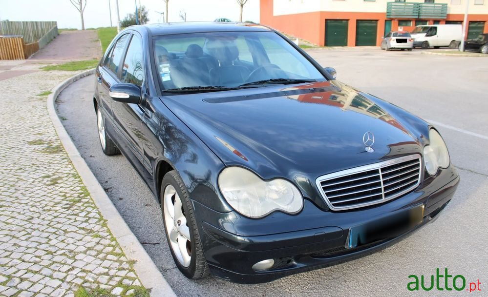 2002' Mercedes-Benz C 220 photo #5