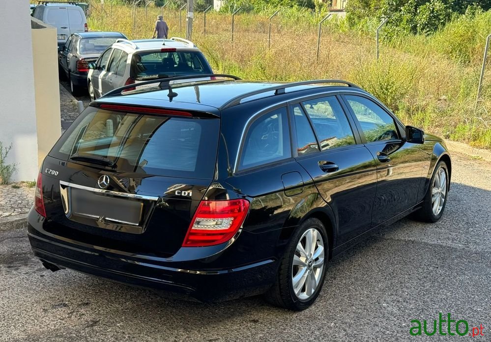 2012' Mercedes-Benz Classe C photo #3