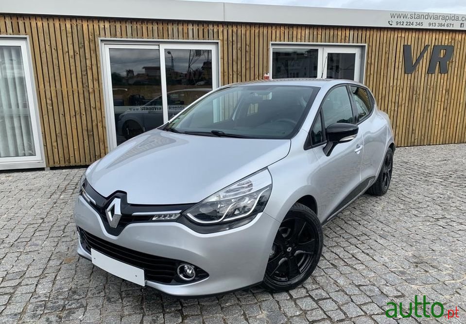 2014' Renault Clio photo #1