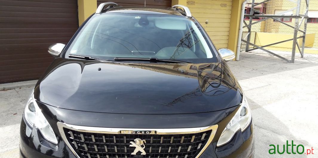 2017' Peugeot 2008 photo #2