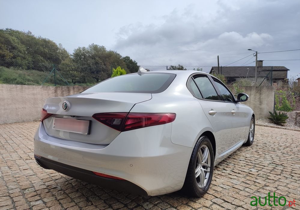 2016' Alfa Romeo Giulia photo #4