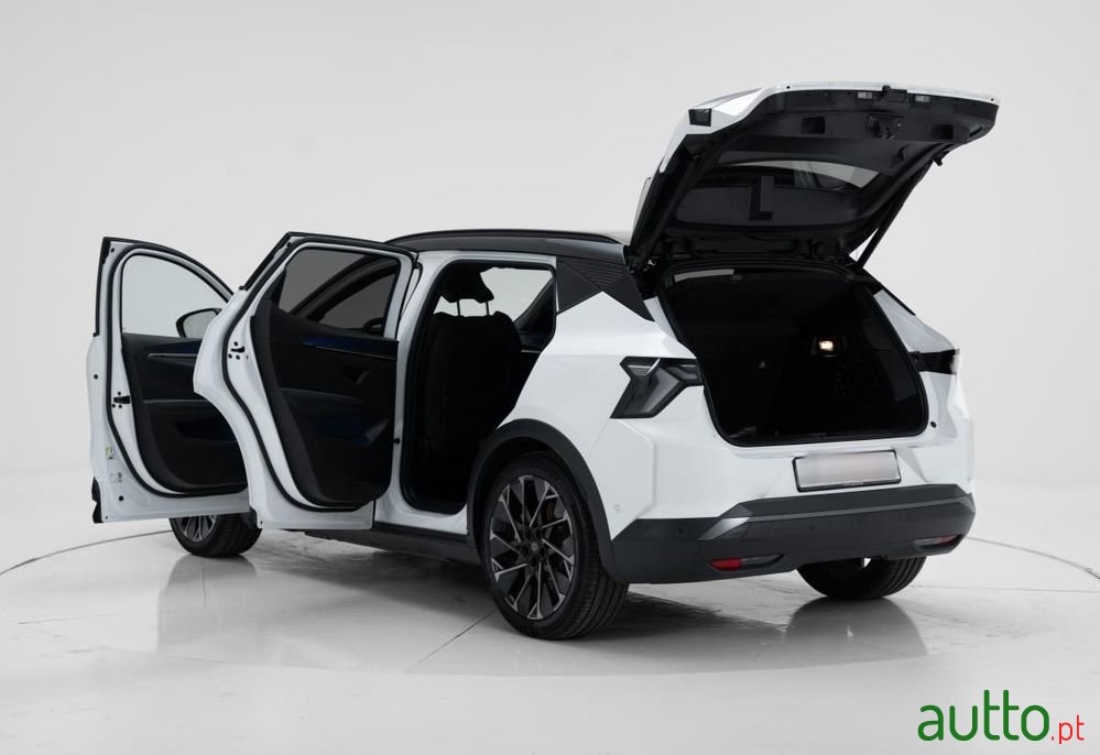 2024' Renault Scénic E-Tech photo #5