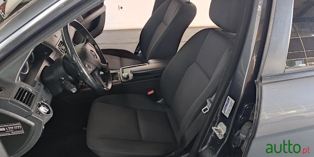 2010' Mercedes-Benz C-200 photo #3