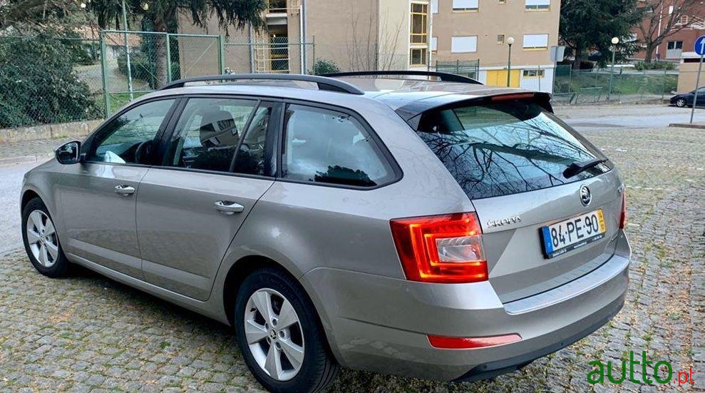 2014' Skoda Octavia Break photo #2