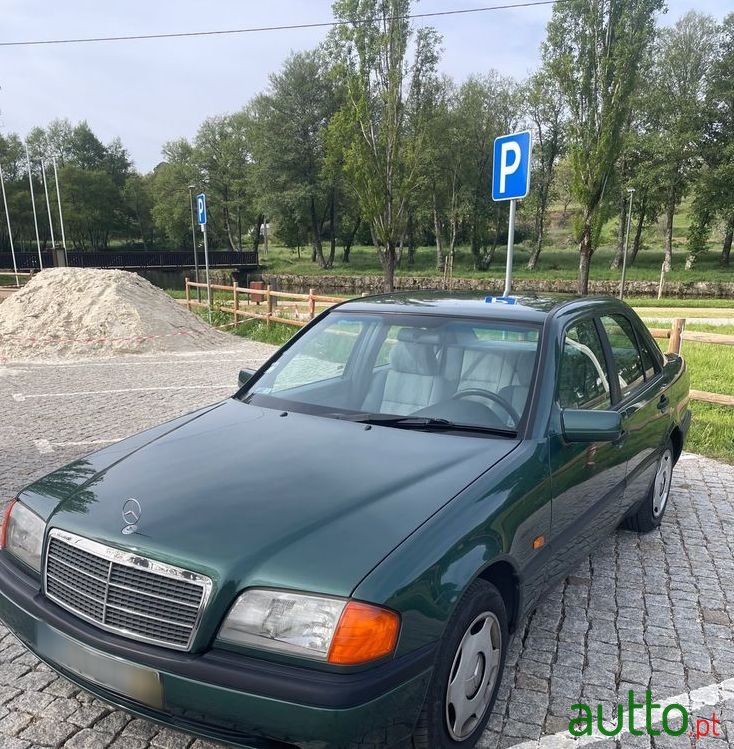 1994' Mercedes-Benz Classe C photo #3