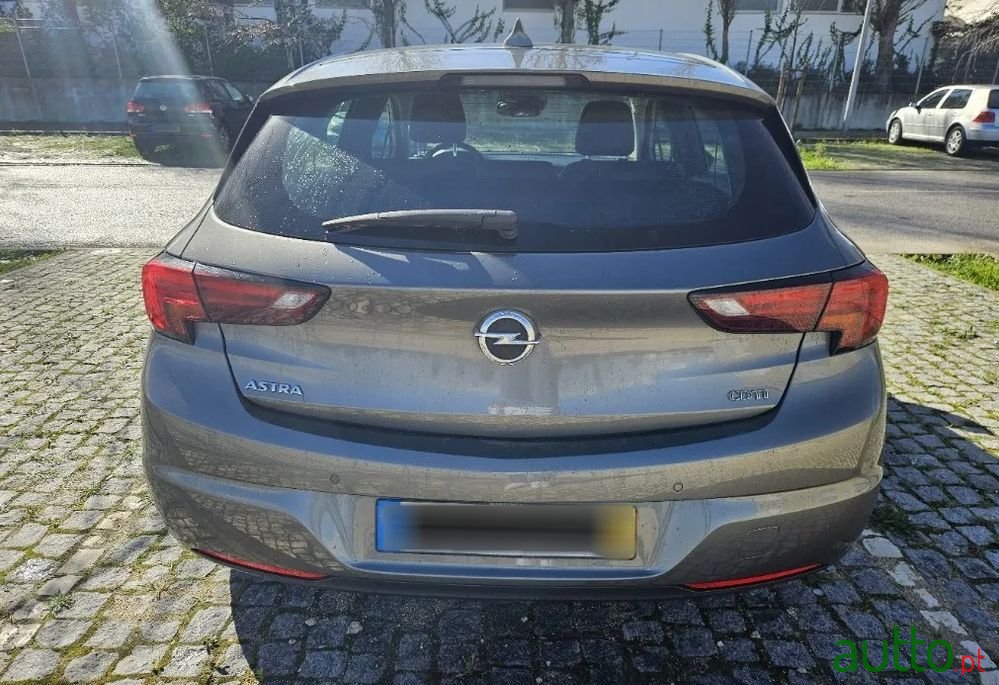 2017' Opel Astra photo #5