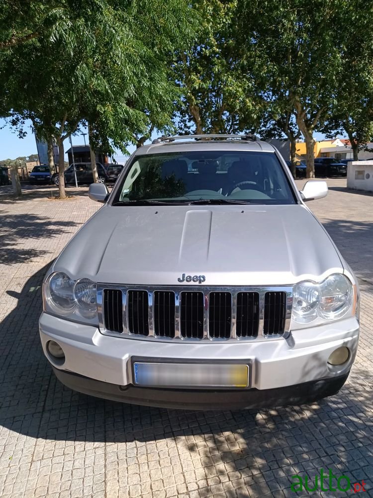 2005' Jeep Grand Cherokee photo #1