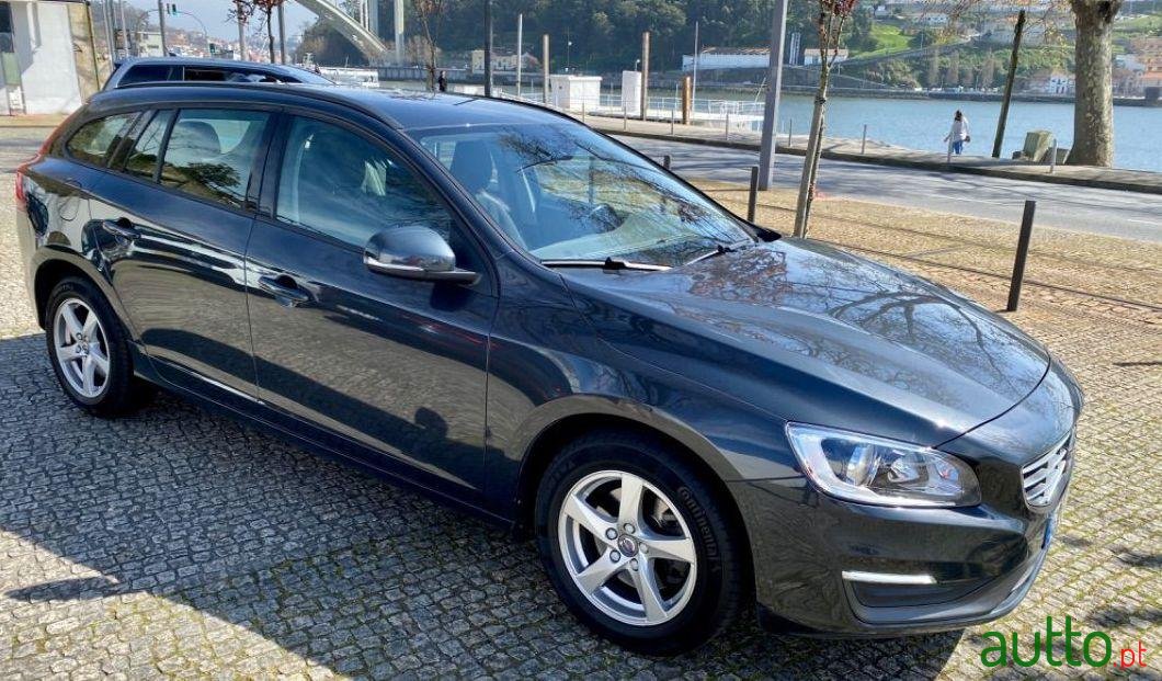 2015' Volvo V60 photo #2