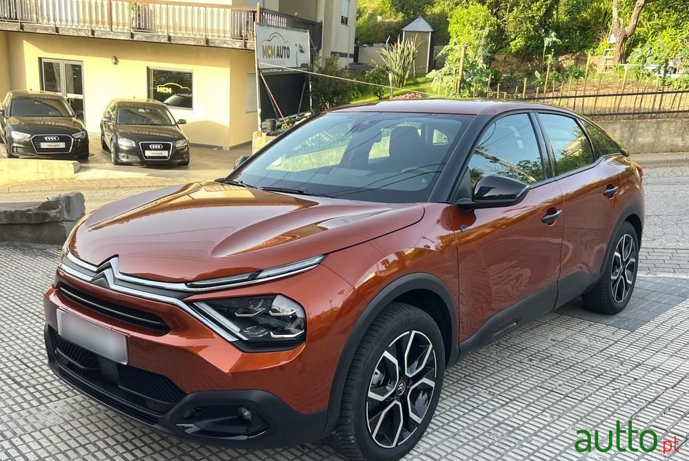 2021' Citroen C4 E-C4 136 Plus photo #1