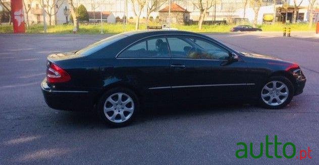 2004' Mercedes-Benz Clk-200 photo #2