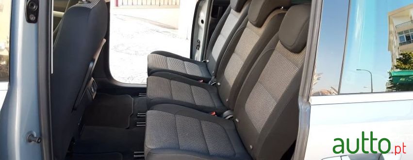 2010' Volkswagen Sharan photo #3