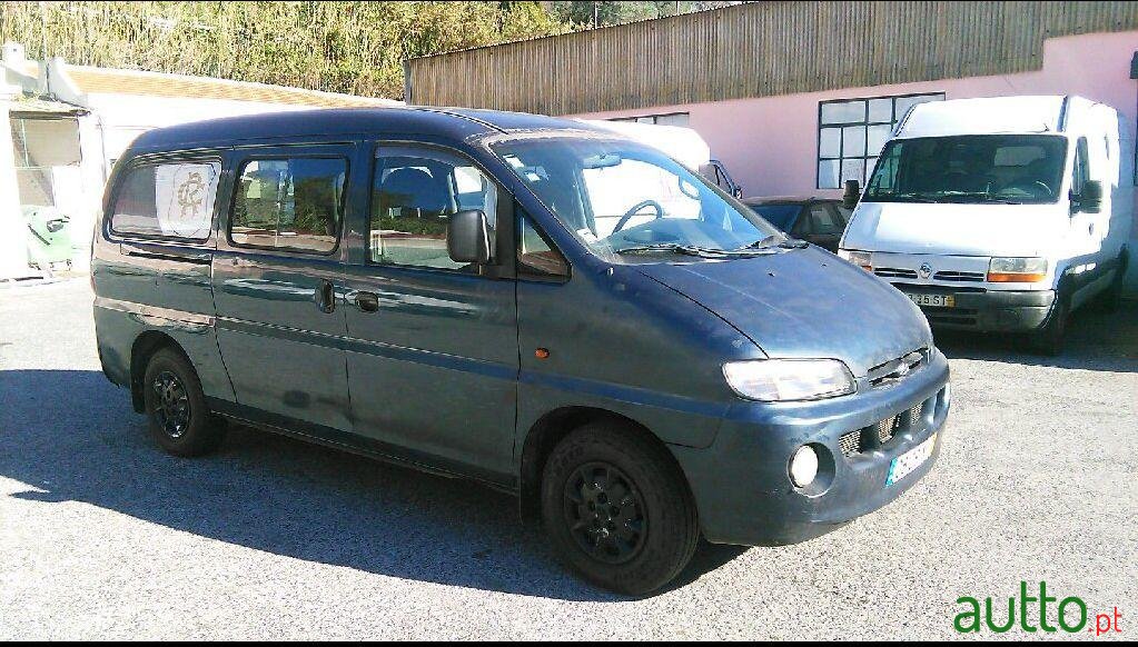 1998' Hyundai H-1 2.5 Td photo #1