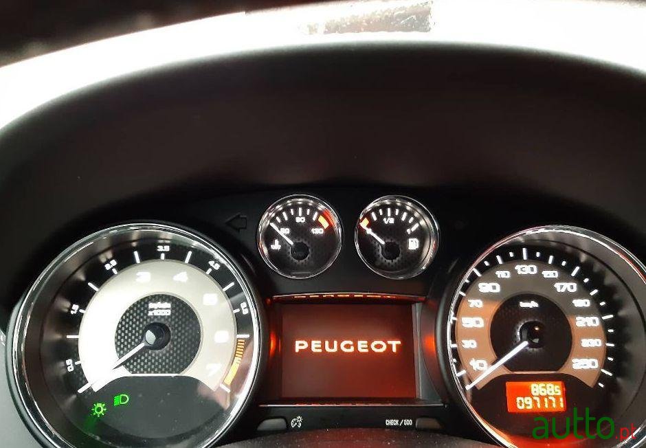 2011' Peugeot RCZ 1.6 Thp photo #3