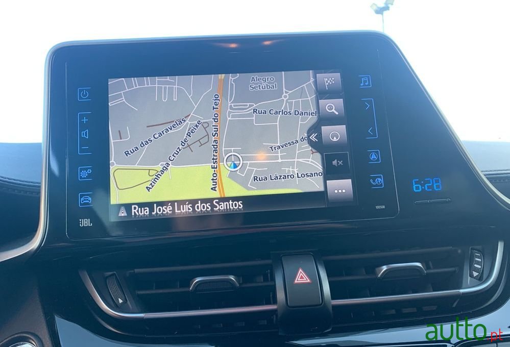 2018' Toyota C-HR photo #5