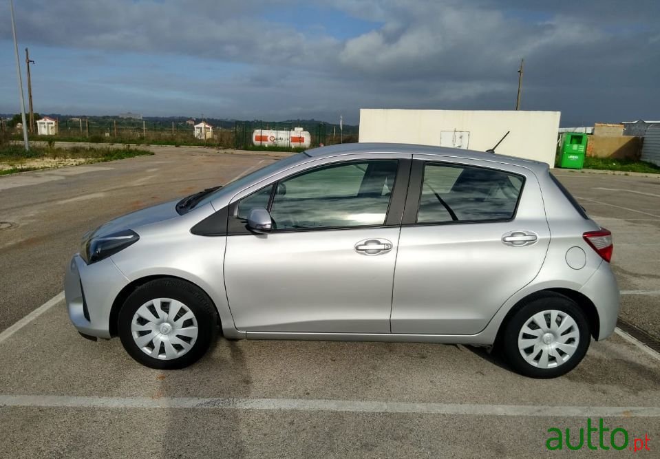 2018' Toyota Yaris photo #2