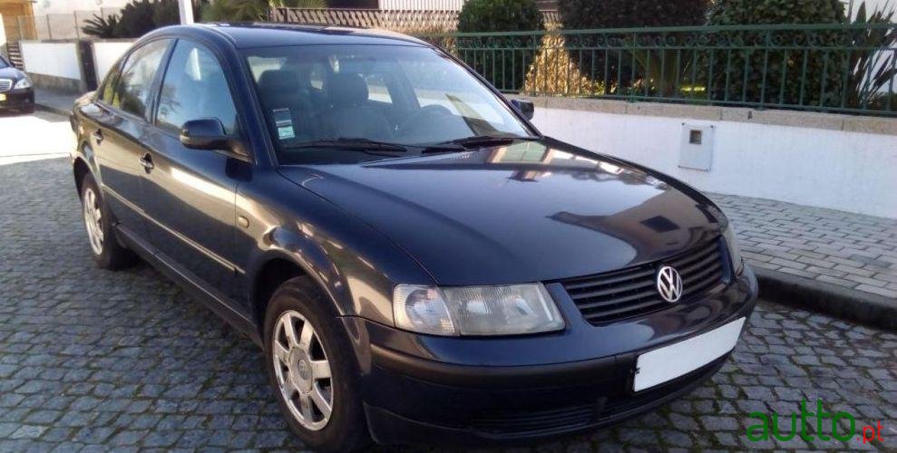 1998' Volkswagen Passat 1.9 Tdi Confortline photo #2