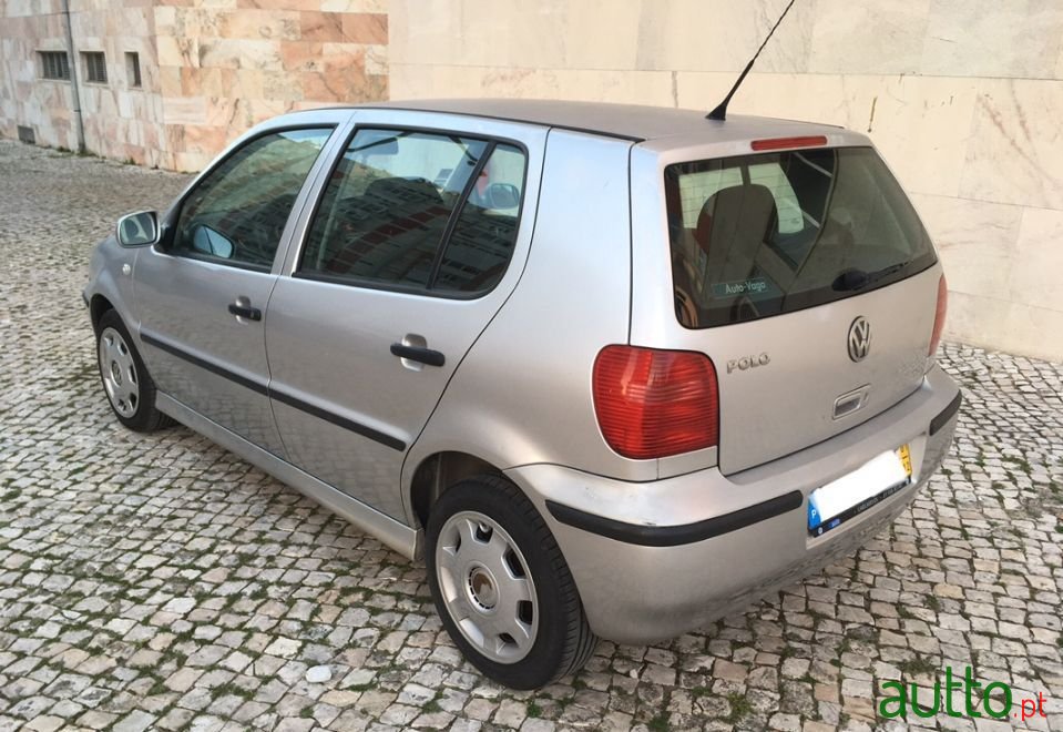 2001' Volkswagen Polo 1.0 photo #3