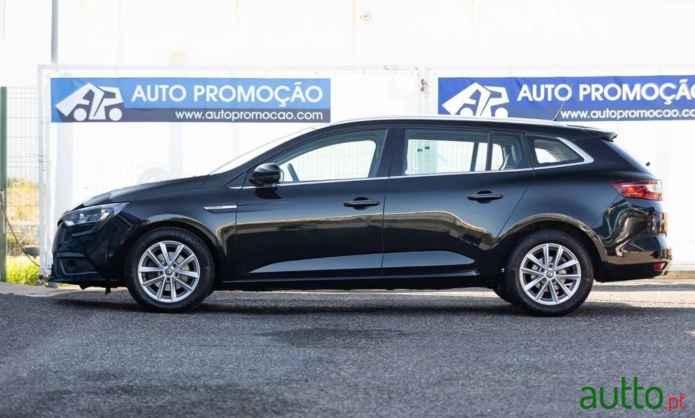 2016' Renault Megane Sport Tourer photo #4