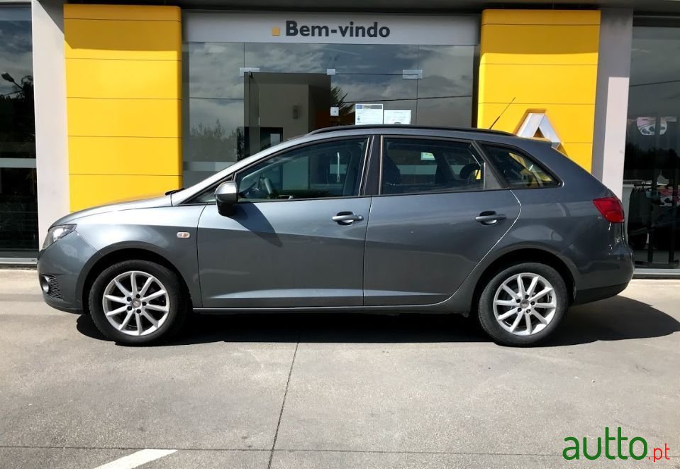 2012' SEAT Ibiza St photo #2