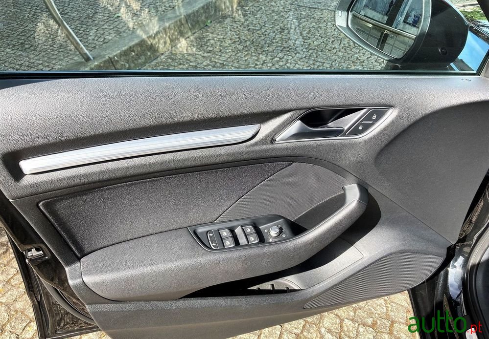 2017' Audi A3 Sportback photo #4