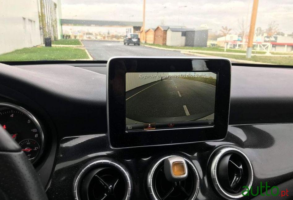 2016' Mercedes-Benz Cla-180 D photo #1