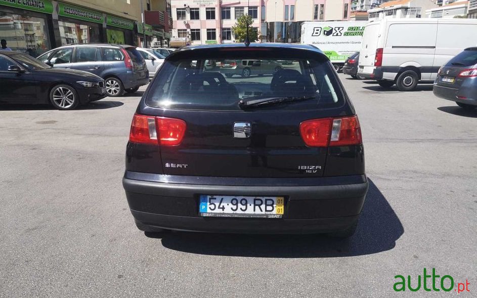 2001' SEAT Ibiza Sport photo #1