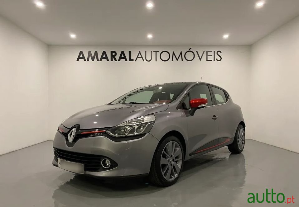 2014' Renault Clio photo #1