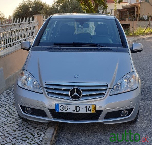 2010' Mercedes-Benz A 200 photo #2