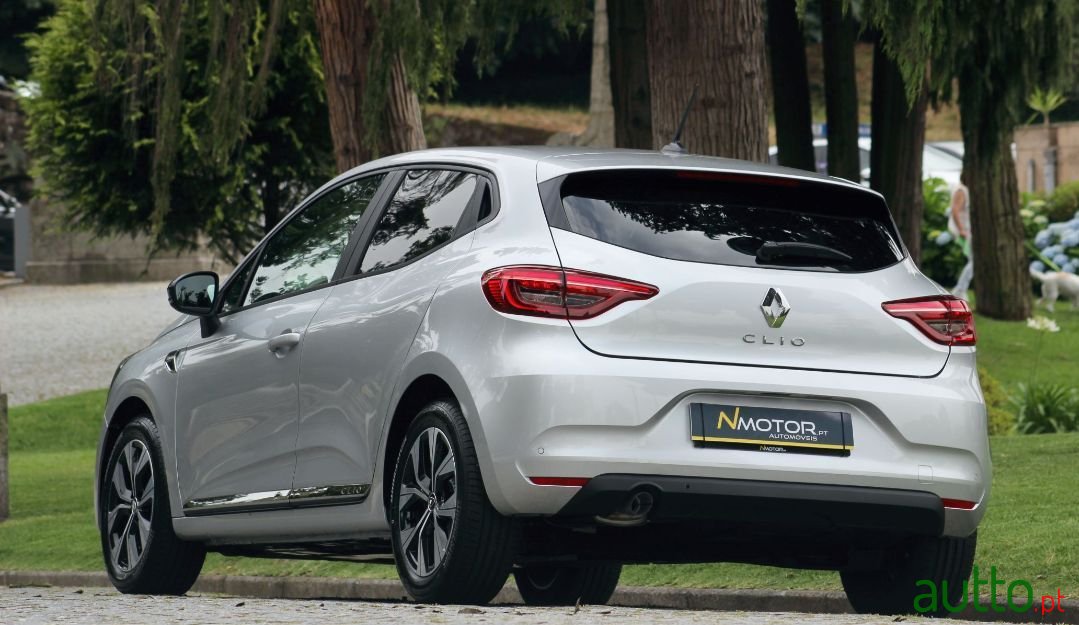 2021' Renault Clio photo #3