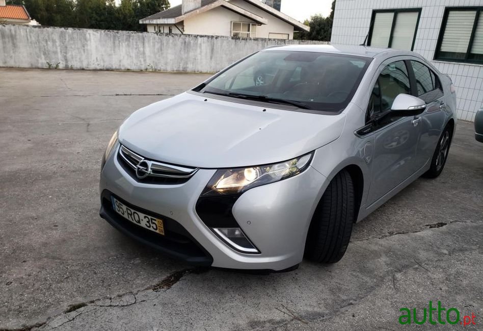 2012' Opel Ampera photo #2
